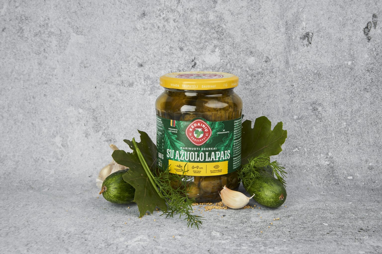 Agurkai, marinuoti Lietuvoje. Išskirtiniai – su ąžuolo lapais!
